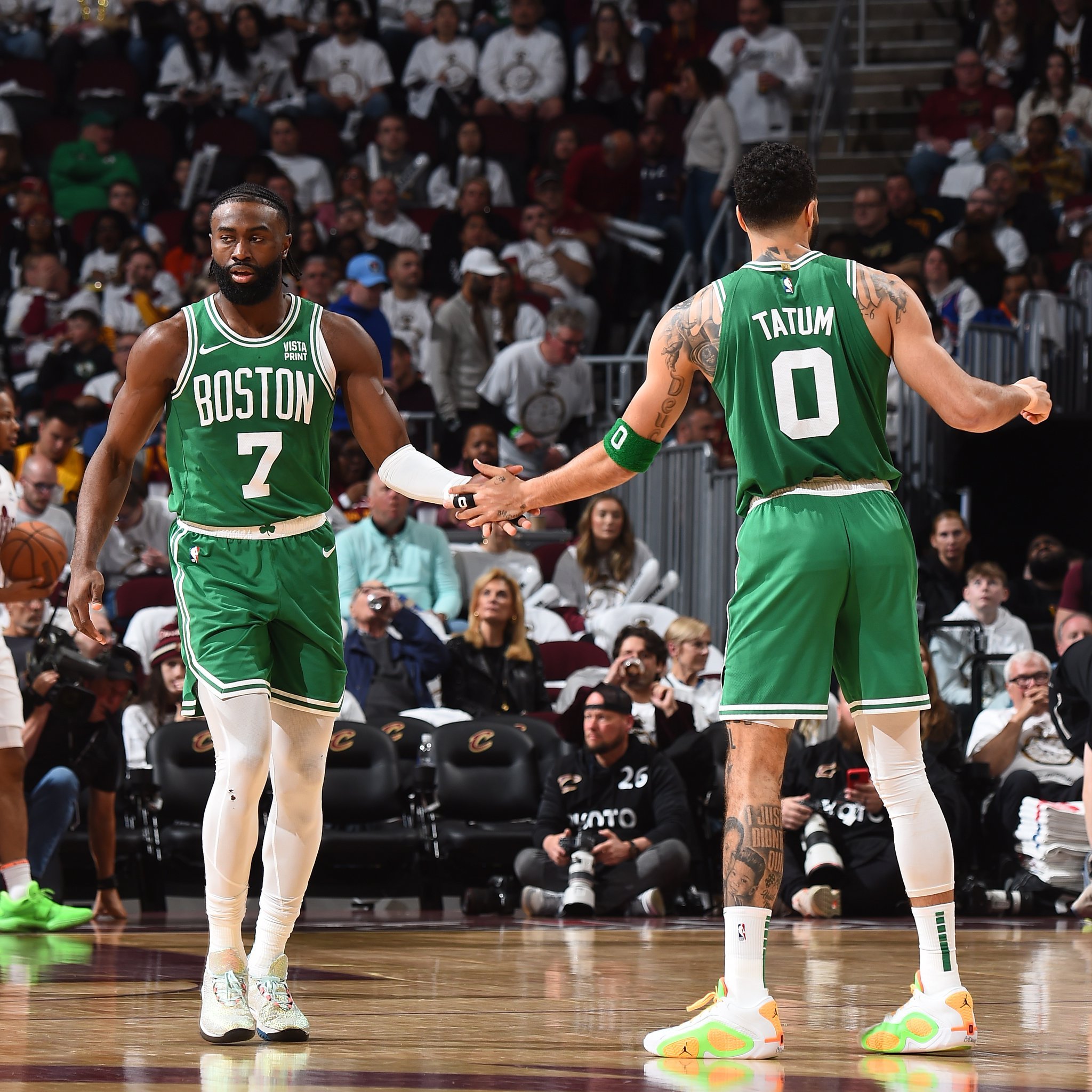 凯尔特人客场击败篮网，压哨三分绝杀带走比赛()  第1张