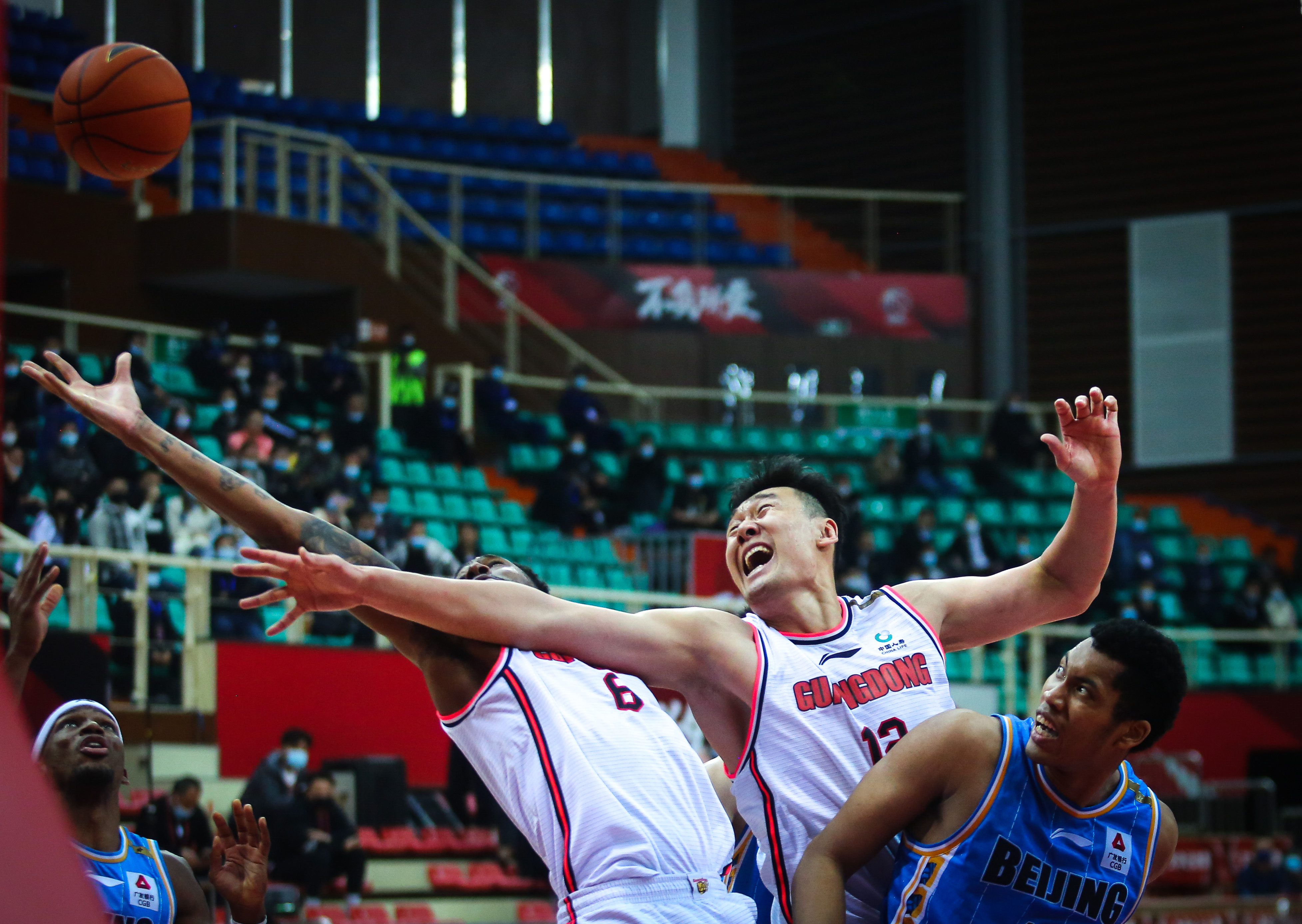 开云体育登录-山东男篮全华班出战，力克实力强队()  第2张