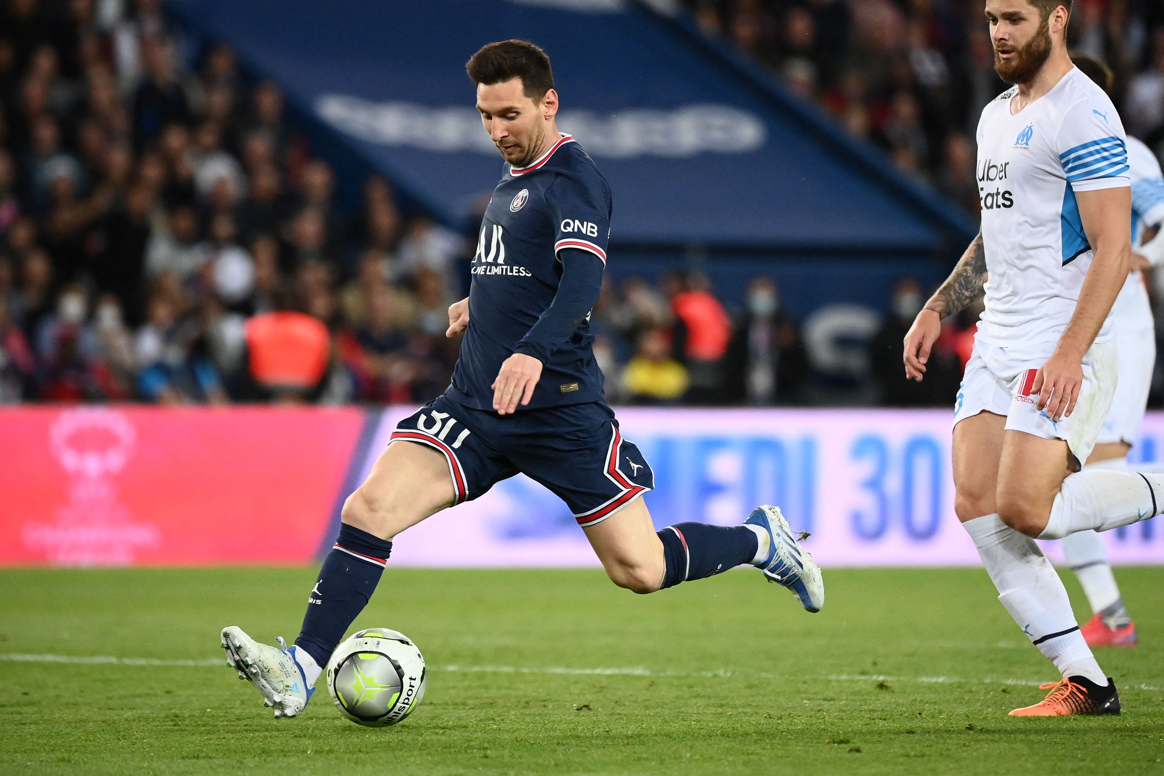 开云体育-巴黎圣日耳曼继续领跑法甲，实力雄厚()  第2张