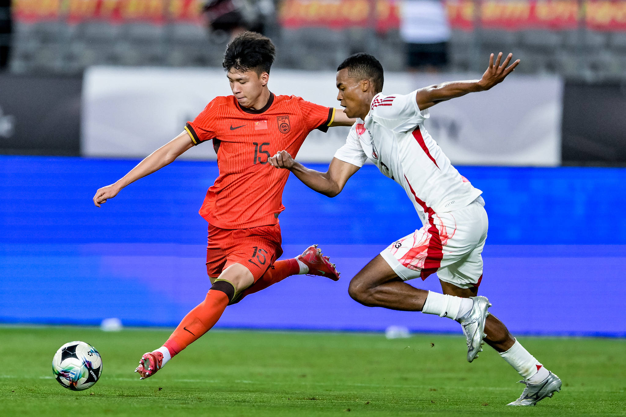 东亚英雄赛场：瞩目比赛再掀波澜壮阔风云()  第2张