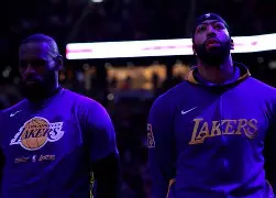 开云体育sports-詹姆斯三双成常态，湖人场上领袖无人能及()  第2张