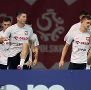 开云体育sports-波兰队顽强拼搏，成功晋级欧国联半决赛()  第1张