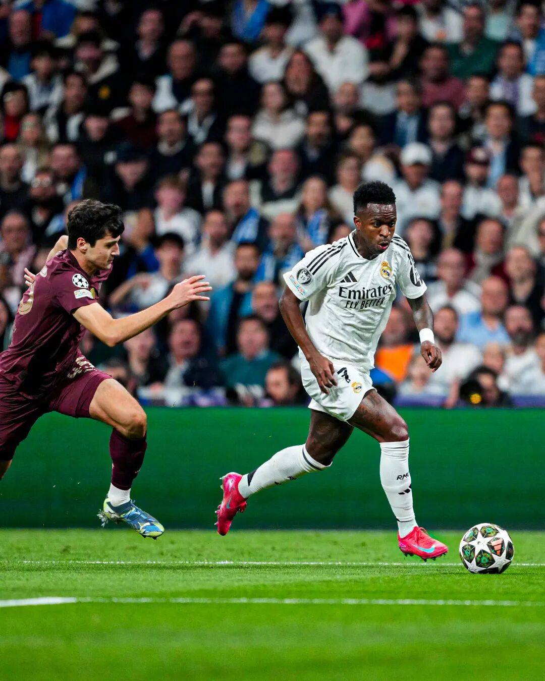 kaiyun sports-曼城攻击火力全开，轻松击垮对手(曼城足球队要防曼联队恐怖左翼的重任)  第2张