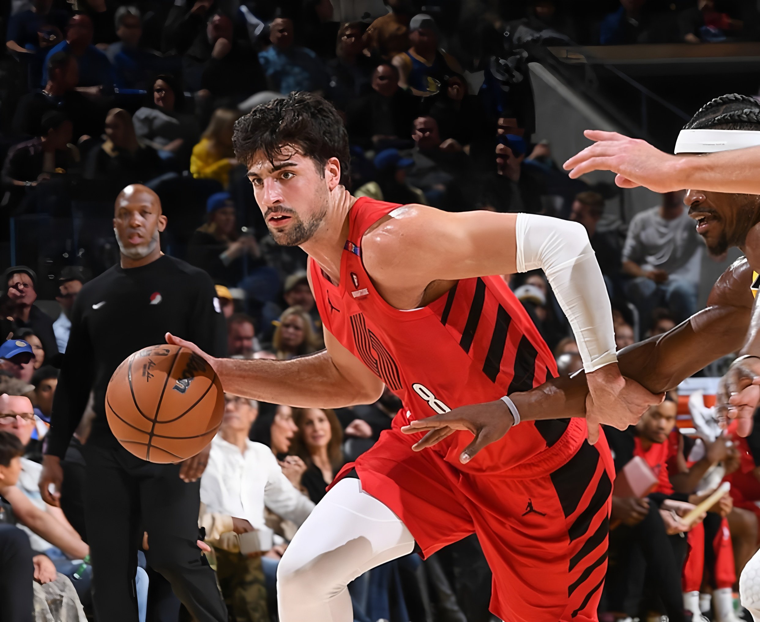 开云在线登录官网-NBA球员连续砍+个人能力获赞联盟现新生力量()  第2张